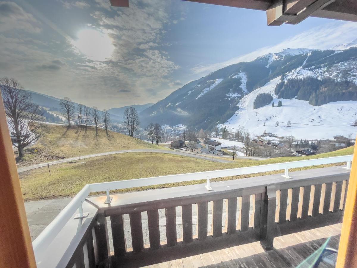 Saalbach Apartments Landhaus Bernkogel - Ski In Ski Out Ngoại thất bức ảnh