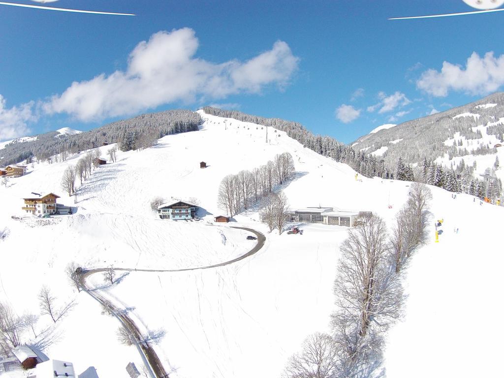 Saalbach Apartments Landhaus Bernkogel - Ski In Ski Out Ngoại thất bức ảnh